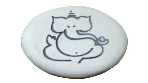Product image of the product “White stone with Ganesha calligraphy as magnetic holder, 3 pieces ”